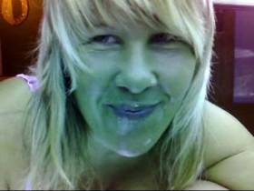 Vorschaubild vom Privatporno mit dem Titel "Solarium facial" von Deine-Chefin