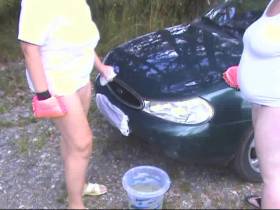 two lesbians car wash 1