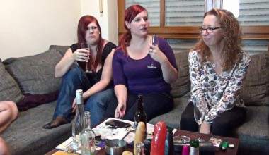 Sex-Party - Drei Votzen und ein glücklicher UserSchwanz