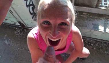 Creampie! Spanner beim Wichsen ertappt
