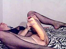 Vorschaubild vom Privatporno mit dem Titel "MONSTERDILDO sprengt meine Fotze" von GeileDiana