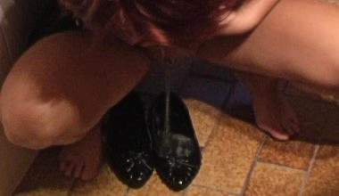 ballerinas piss