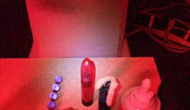 Entjungfert mit Sextoys