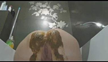 Riesiger Satin Panty Face Poop
