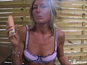 Vorschaubild vom Privatporno mit dem Titel "SMOKY-BITCH WILL DEINEN SCHWANZ INS MAUL" von Ramona_Deluxe