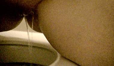 SexyAmyX - NS pissing german amateur