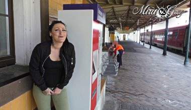 mitten auf den Bahnhof eingepisst ! Nervenkitzel!