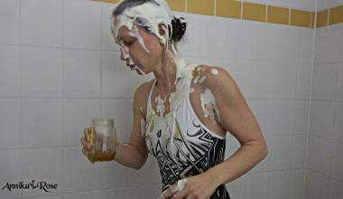 Im Badeanzug eingesaut