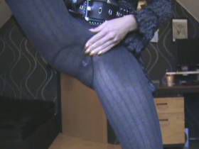 Vorschaubild vom Privatporno mit dem Titel "Strickstrumpfhose" von nylon_schlampe