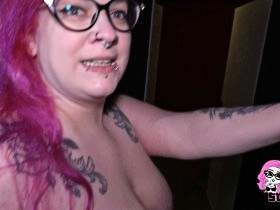 Ich pisse mit geilen Nylons im Stehen