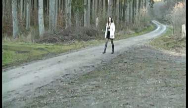 Fremden im Wald einen geblasen
