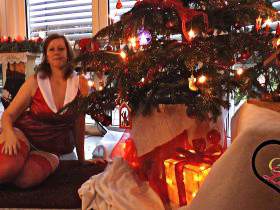 Vorschaubild vom Privatporno mit dem Titel "Creampie vom Weihnachtsmann" von SexyLeni