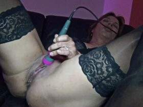 Vorschaubild vom Privatporno mit dem Titel "Super heftiger Mega-Squirt" von Xenia-Style