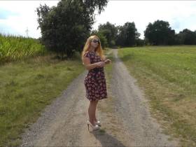 Vorschaubild vom Privatporno mit dem Titel "Tussy muss pissen" von sexyvenushuegel