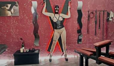 Geiles Anheizen mit Latexmaske