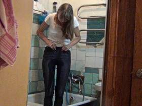 Super Svetlana. Piss in jeans in bathroom