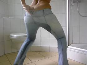 Vorschaubild vom Privatporno mit dem Titel "Ups, bei so einer geilen Miss 60 Jeans...." von EvilBitch