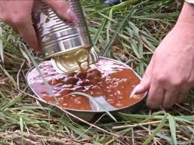 Im Wald gefüttert und abgewichst