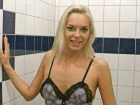 Vorschaubild vom Privatporno mit dem Titel "Los Du Drecksau, Maul auf!!!!" von FeuchteSchnecke