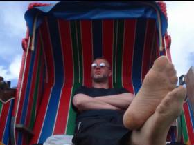 Nylon feet in a beach chair ** holiday Wangerland **