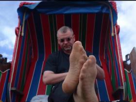 Nylon feet in a beach chair ** holiday Wangerland **