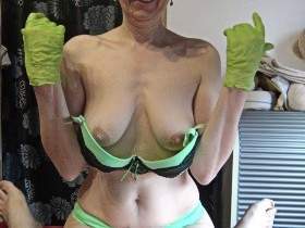 Blowjob in Green