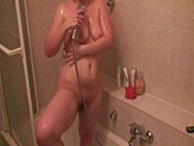 Vorschaubild vom Privatporno mit dem Titel "Spannern beim Duschen" von Miss-United