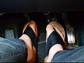 Pedal Pumping in Slippers ** Nylonfeet **