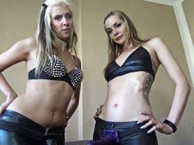 Vorschaubild vom Privatporno mit dem Titel "Double Ass-To-Mouth mit Special" von FeuchteSchnecke