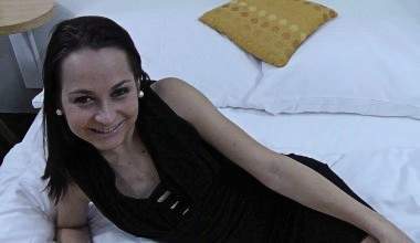 Triebhaftes Luder will ficken und Sperma naschen