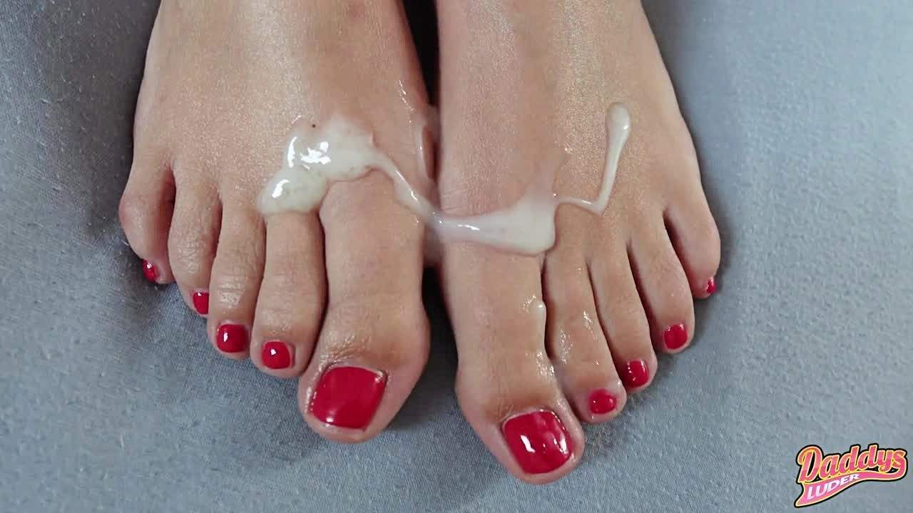 DaddysLuder - What is the sperm doing on my feet? That belongs in the