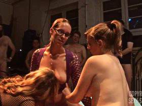 Vorschaubild vom Privatporno mit dem Titel "Dildogestopftes ficklöcher vollgewichst" von sexysusanne