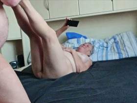 Geile Oma in Strumpfhose für mich als Nylonjunge 2