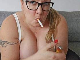 Smoking Milf