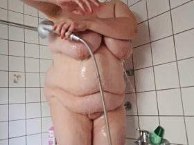 BBW in der Dusche