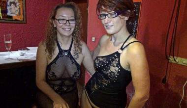 Debutantin im Puff - Muschicheck