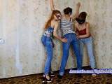 Schmutzige Jeans von Yana Carolina und Alice
