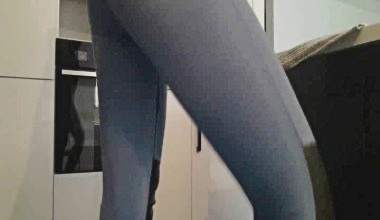 Blonde Jeans Leggings Poop