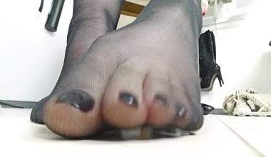 Sweaty nylons talk