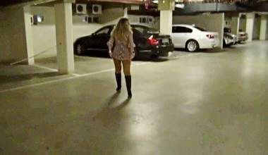 Im Parkhaus abgepisst!