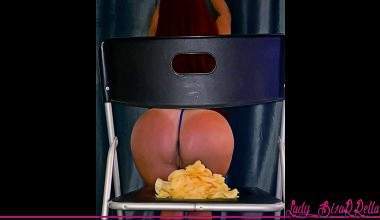 Chips crush - with my sexy ass!