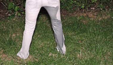 In die Jeans gepisst