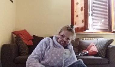 vernachlässigte hässliche alte Frau fängt einen Pornostar an!