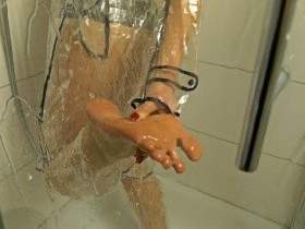 Showers in plastic, part 1