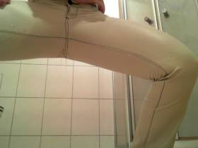 Vorschaubild vom Privatporno mit dem Titel "Leder M60 und es läuft!" von EvilBitch