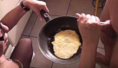 Sperma Omlett - Cum on Food
