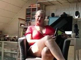 your cock is in good hands with me