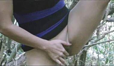 Outdoor Pinkeln und dabei gefingert !!!