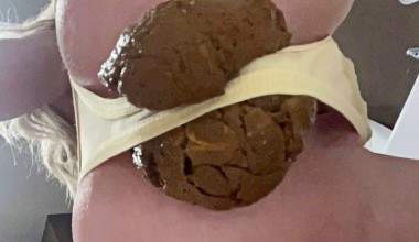 Bikini Push Huge Shit