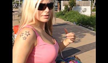 TITTEN FLASHING AM HAFEN
